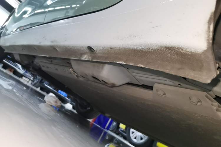 Used ORA Black Cat 2022 351 km Range Comfort Version Ternary Lithium Left Side Sill
