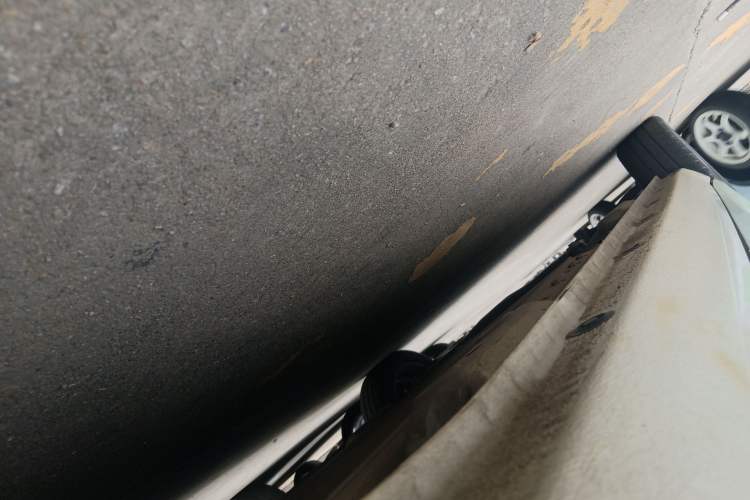 Used ORA Black Cat 2022 351 km Standard Version Ternary Lithium Left Side Sill