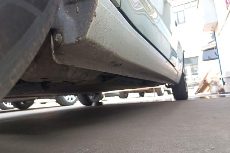 Used ORA Black Cat 2022 351 km Range Luxury Version Lithium-Ion Battery Left Side Sill