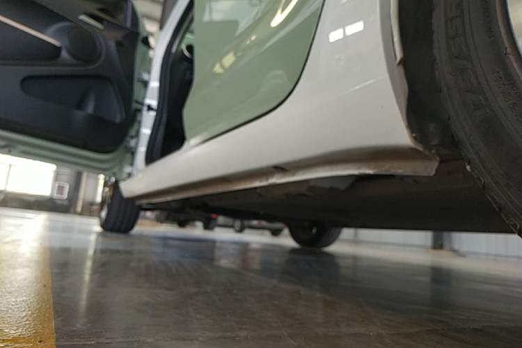 Used ORA Black Cat 2022 351 km Range Comfort Version Ternary Lithium Left Side Sill