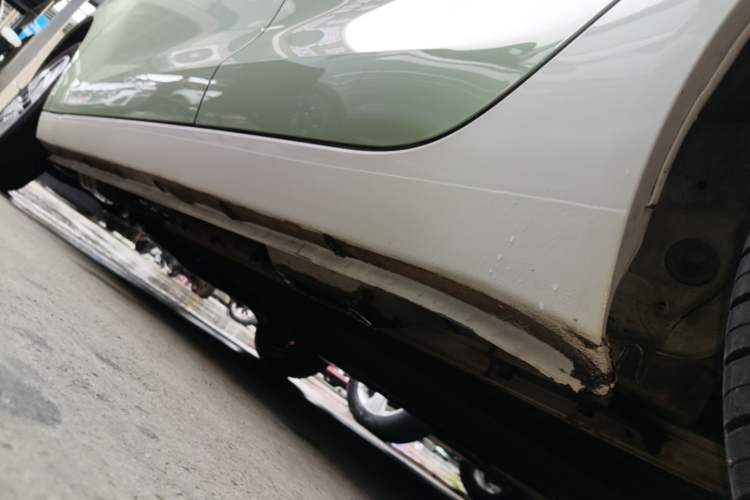 Used ORA Black Cat 2022 301km "Cute Pet" Version – Lithium Iron Phosphate Left Side Sill