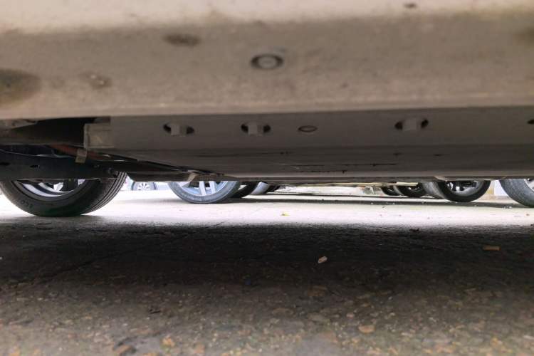 Used ORA Black Cat 2022 351 km Standard Version Ternary Lithium Left Side Sill