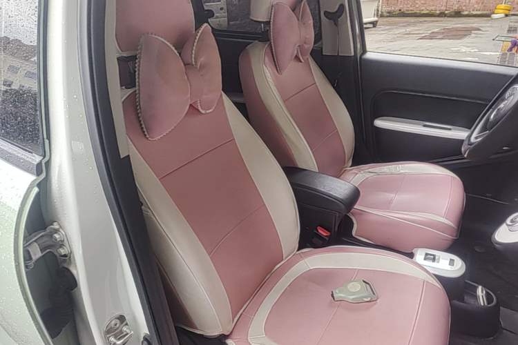 Used ORA Black Cat 2022 301km "Cute Pet" Version – Lithium Iron Phosphate Right Front Seat
