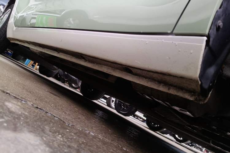 Used ORA Black Cat 2022 301km "Cute Pet" Version – Lithium Iron Phosphate Right Side Sill