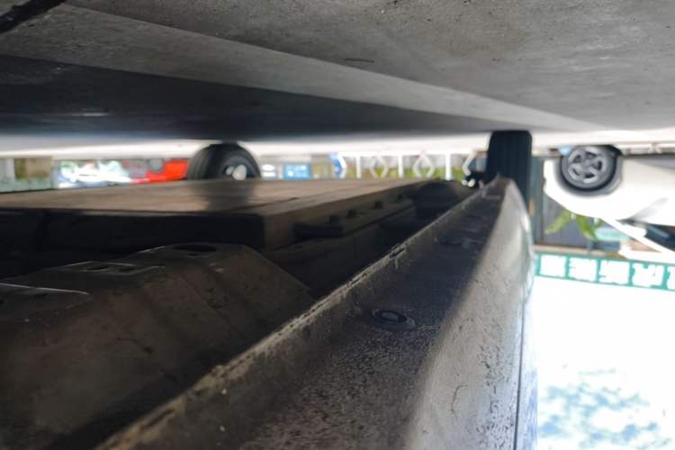 Used ORA Black Cat 2022 351 km Range Comfort Version Lithium Iron Phosphate Right Side Sill