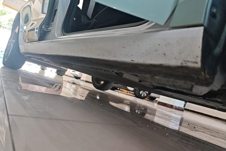 Used ORA Black Cat 2022 351 km Range Comfort Version Ternary Lithium Right Side Sill