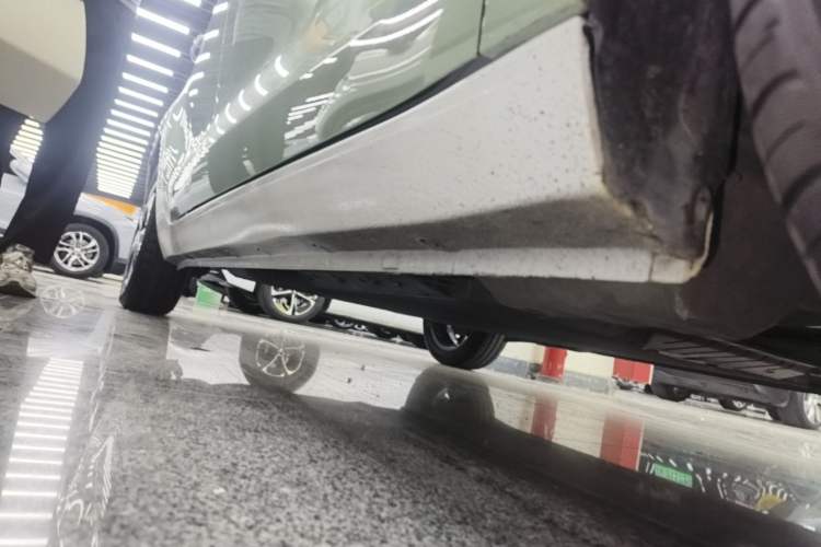 Used ORA Black Cat 2022 405 km Long-Range Version Ternary Lithium Right Side Sill