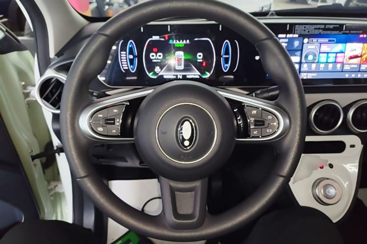 Used ORA Black Cat 2022 351 km Range Comfort Version Ternary Lithium Steering Wheel