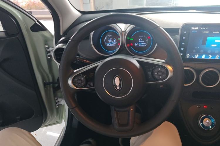 Used ORA Black Cat 2022 Updated Version 301 km Cute Pet Edition Lithium Iron Phosphate Steering Wheel