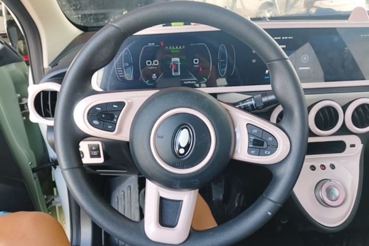 Used ORA Black Cat 2022 351 km Range Comfort Version Lithium Iron Phosphate Steering Wheel