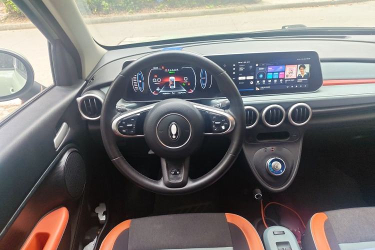 Used ORA Black Cat 2022 351 km Range Luxury Version Lithium-Ion Battery Steering Wheel
