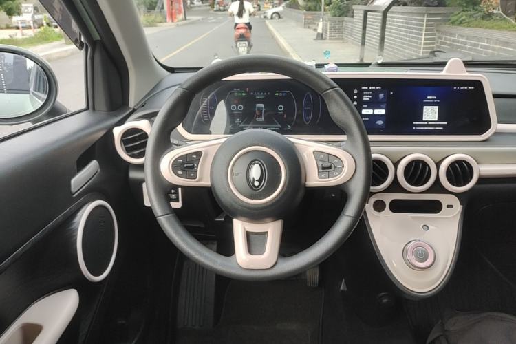 Used ORA Black Cat 2022 351 km Range Comfort Version Lithium Iron Phosphate Steering Wheel