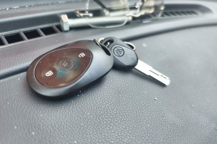 Used ORA Black Cat 2022 351 km Standard Version Ternary Lithium Vehicle Key