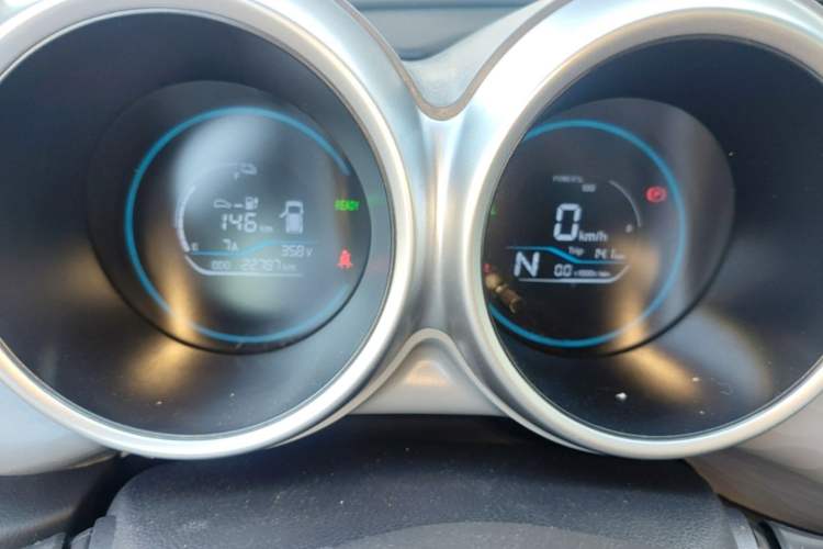 Used ORA Black Cat 2022 301km "Cute Pet" Version – Lithium Iron Phosphate Instrument Cluster