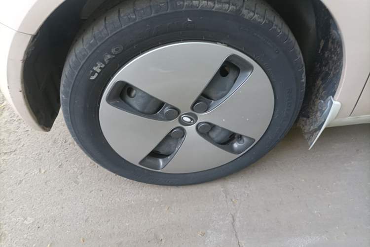 Used ORA Black Cat 2022 301km "Cute Pet" Version – Lithium Iron Phosphate Left Front Wheel Hub