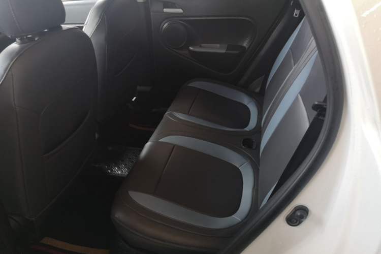 Used ORA Black Cat 2022 301km "Cute Pet" Version – Lithium Iron Phosphate Left Rear Seat