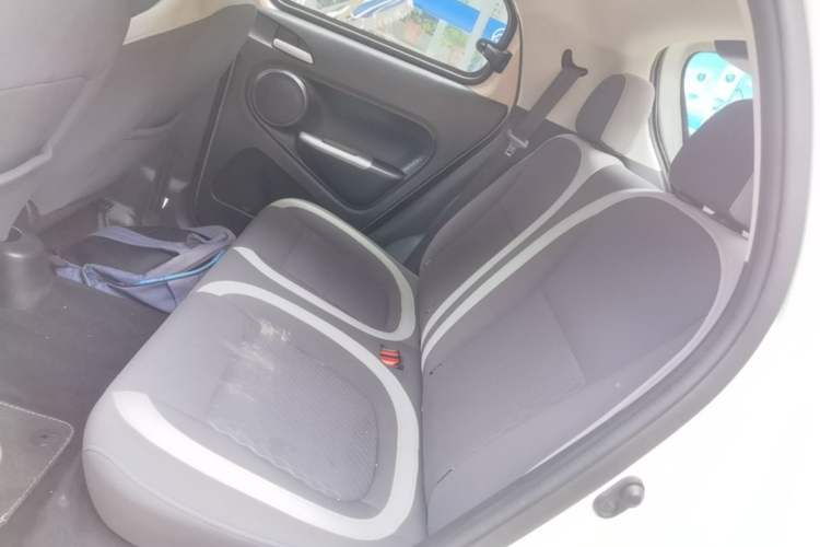 Used ORA Black Cat 2022 Updated Version 301 km Cute Pet Edition Lithium Iron Phosphate Left Rear Seat