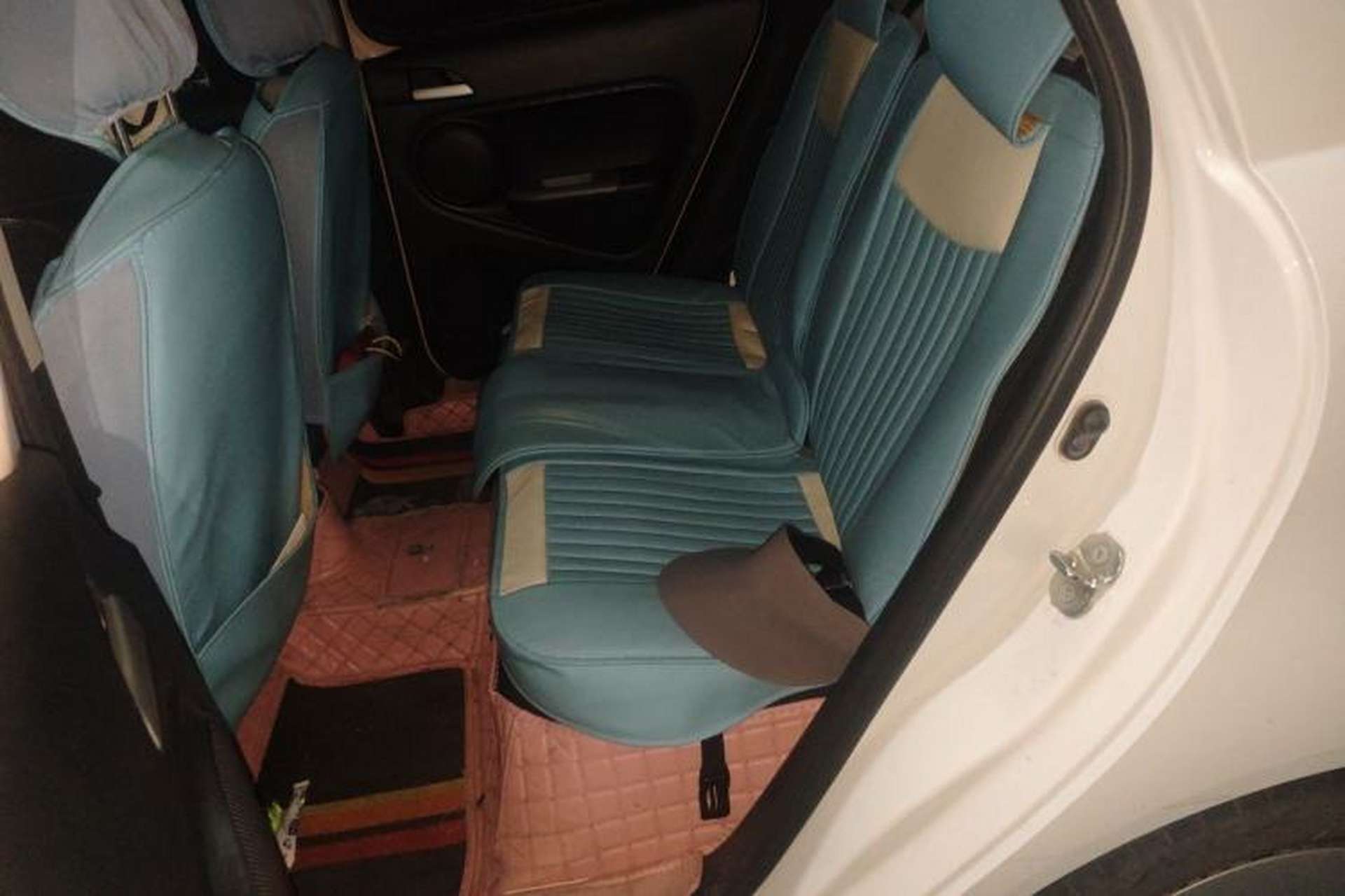Used ORA Black Cat 2022 301km "Cute Pet" Version – Lithium Iron Phosphate Left Rear Seat