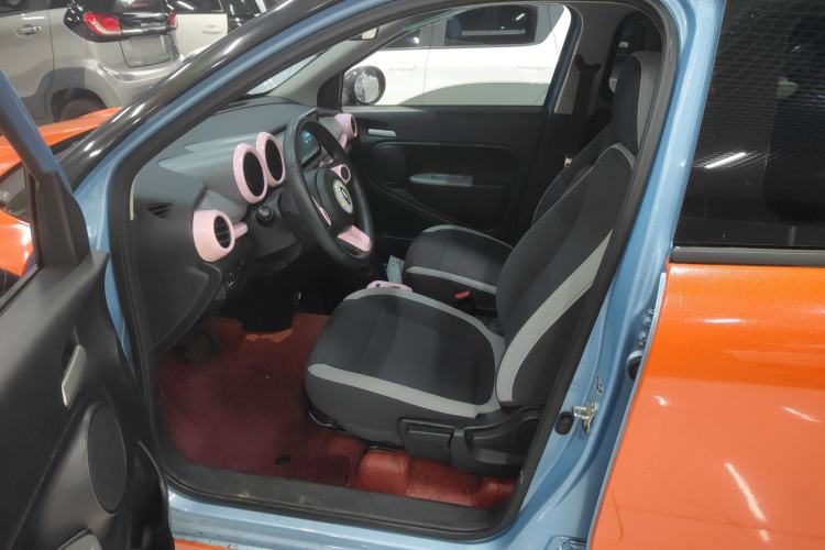 Used ORA Black Cat 2022 301km "Cute Pet" Version – Lithium Iron Phosphate Left Front Seat