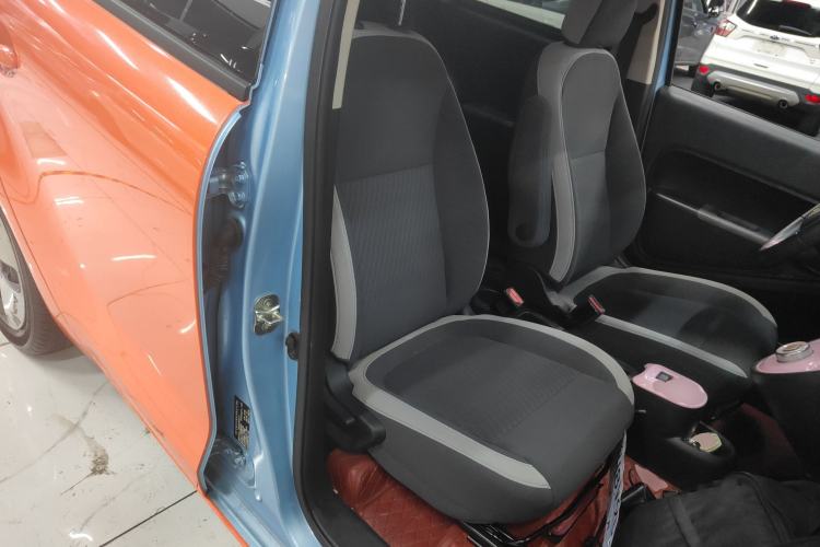 Used ORA Black Cat 2022 301km "Cute Pet" Version – Lithium Iron Phosphate Right Front Seat