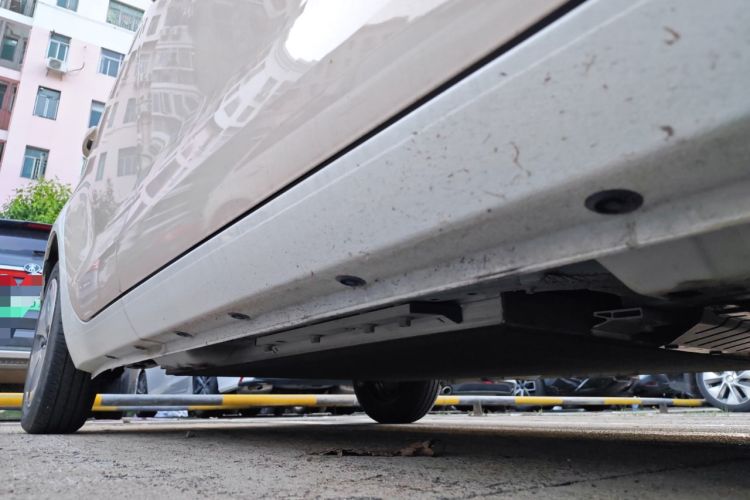 Used ORA Black Cat 2022 301km "Cute Pet" Version – Lithium Iron Phosphate Chassis Front Right