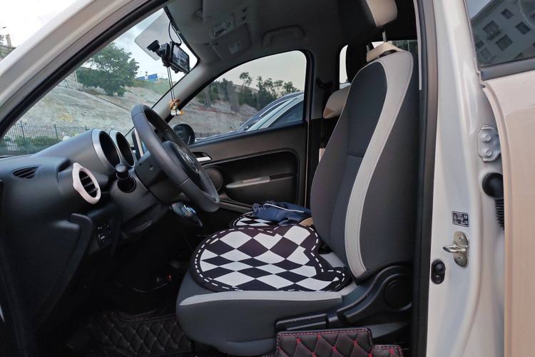 Used ORA Black Cat 2022 301km "Cute Pet" Version – Lithium Iron Phosphate Left Front Seat
