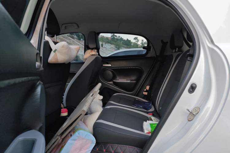 Used ORA Black Cat 2022 301km "Cute Pet" Version – Lithium Iron Phosphate Left Rear Seat