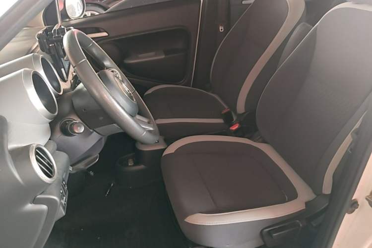 Used ORA Black Cat 2022 301km "Cute Pet" Version – Lithium Iron Phosphate Left Front Seat