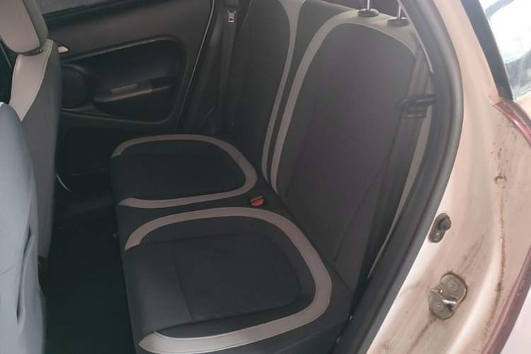 Used ORA Black Cat 2022 301km "Cute Pet" Version – Lithium Iron Phosphate Left Rear Seat