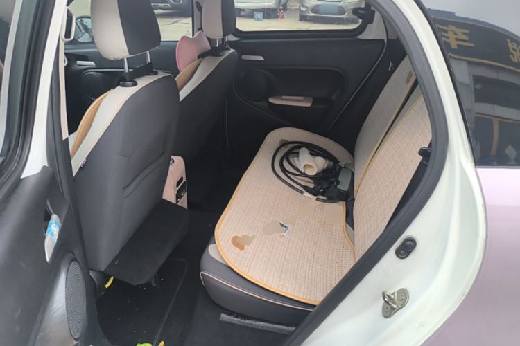 Used ORA Black Cat 2022 351 km Range Luxury Version Lithium-Ion Battery Left Rear Seat