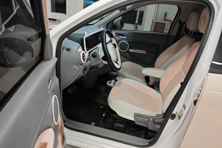 Used ORA Black Cat 2022 351 km HelloKitty Collaboration Edition Lithium-Ion Battery Driver Seat