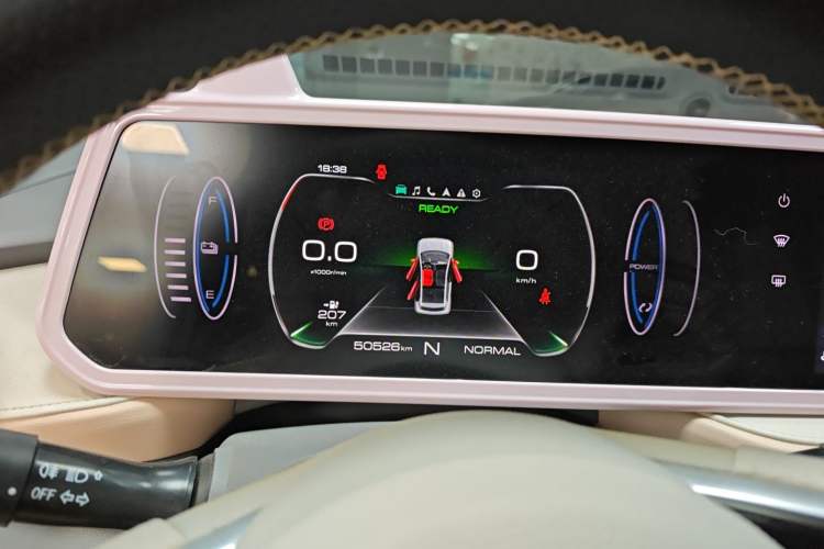 Used ORA Black Cat 2022 351 km HelloKitty Collaboration Edition Lithium-Ion Battery Instrument Cluster