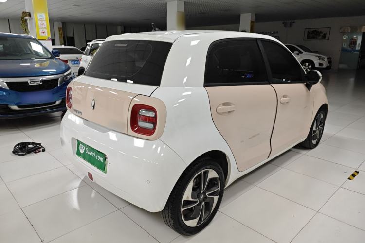 Used ORA Black Cat 2022 351 km HelloKitty Collaboration Edition Lithium-Ion Battery Rear Right 45 Deg