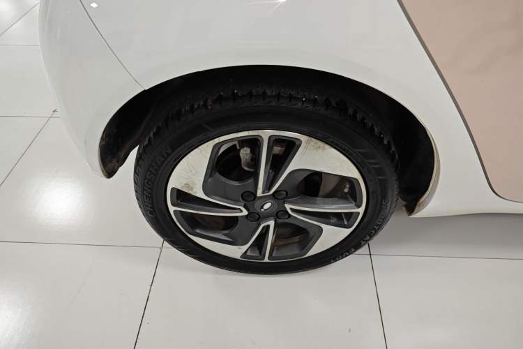 Used ORA Black Cat 2022 351 km HelloKitty Collaboration Edition Lithium-Ion Battery Right Rear Wheel Hub