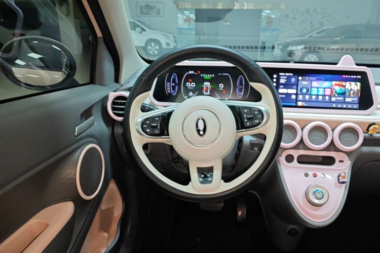 Used ORA Black Cat 2022 351 km HelloKitty Collaboration Edition Lithium-Ion Battery Steering Wheel