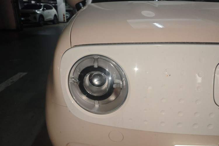 Used ORA Black Cat 2022 301km "Cute Pet" Version – Lithium Iron Phosphate Right Front Headlight