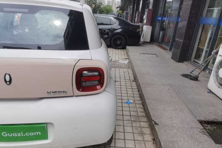 Used ORA Black Cat 2022 Updated Version 301 km Cute Pet Edition Lithium Iron Phosphate Right Rear Taillight
