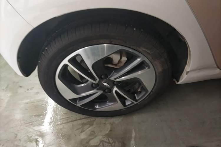Used ORA Black Cat 2022 351 km Comfort Version Ternary Lithium Right Rear Wheel Hub