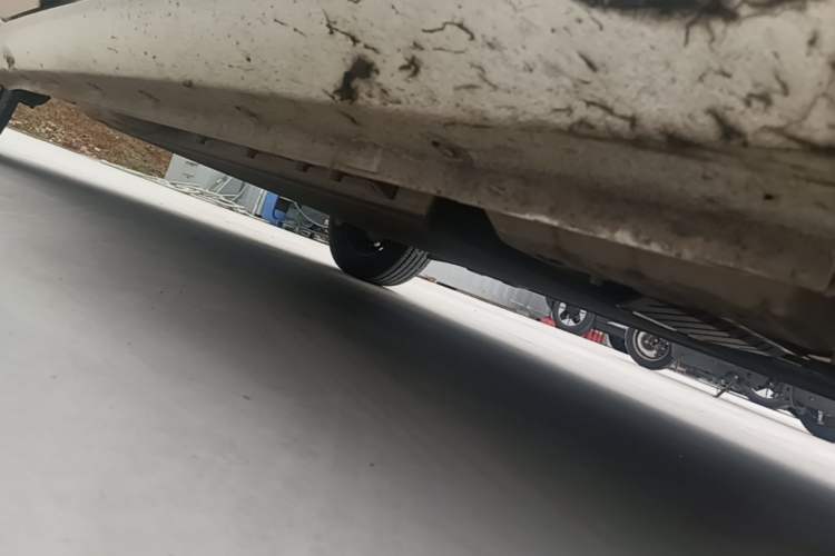 Used ORA Black Cat 2022 301km "Cute Pet" Version – Lithium Iron Phosphate Right Side Sill