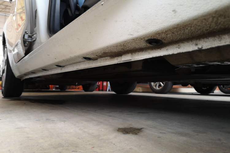 Used ORA Black Cat 2022 301km "Cute Pet" Version – Lithium Iron Phosphate Right Side Sill