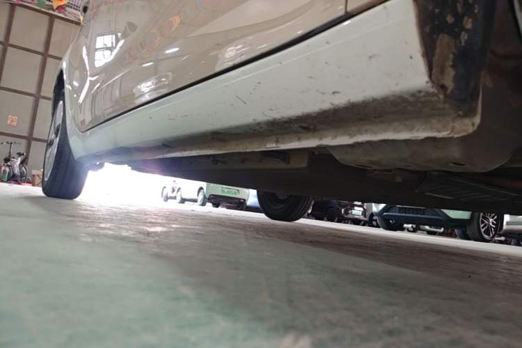 Used ORA Black Cat 2022 Updated Version 301 km Cute Pet Edition Lithium Iron Phosphate Right Side Sill