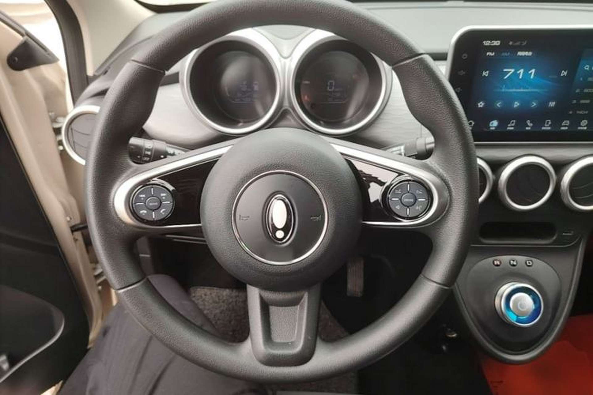 Used ORA Black Cat 2022 301km "Cute & Dynamic" Phosphate Iron Lithium Steering Wheel