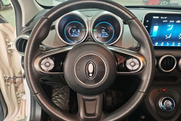 Used ORA Black Cat 2022 Updated Version 301 km Cute Pet Edition Lithium Iron Phosphate Steering Wheel