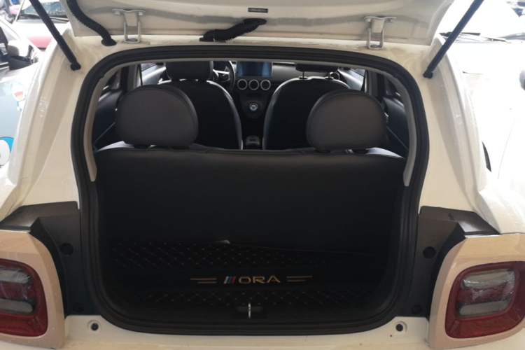 Used ORA Black Cat 2022 301km "Cute Pet" Version – Lithium Iron Phosphate Trunk