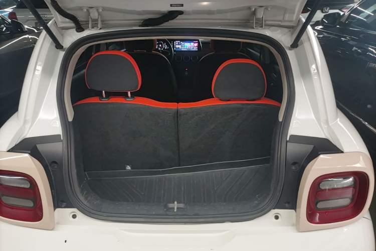 Used ORA Black Cat 2022 351 km Comfort Version Ternary Lithium Trunk