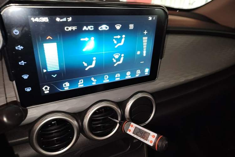 Used ORA Black Cat 2022 301km "Cute Pet" Version – Lithium Iron Phosphate Audio And AC Panel