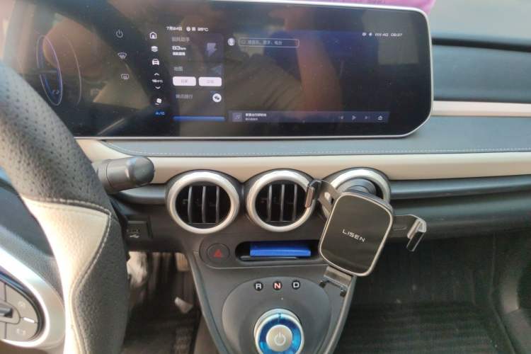 Used ORA Black Cat 2022 351 km Range Comfort Version Ternary Lithium Audio And AC Panel