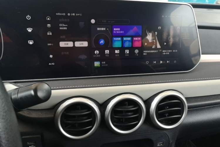Used ORA Black Cat 2022 351 km Range Comfort Version Ternary Lithium Audio And AC Panel