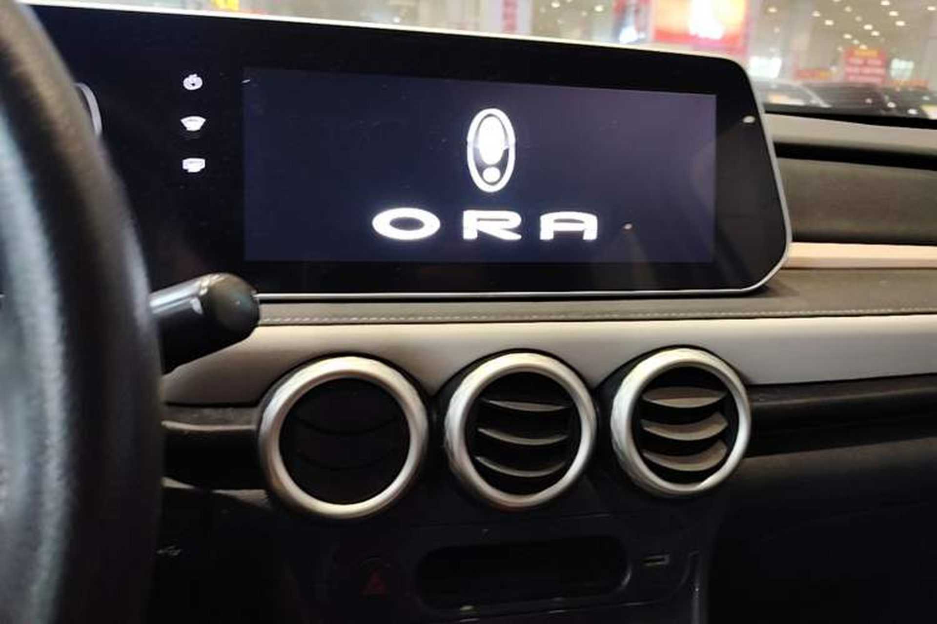 Used ORA Black Cat 2022 351 km Range Comfort Version Ternary Lithium Audio And AC Panel