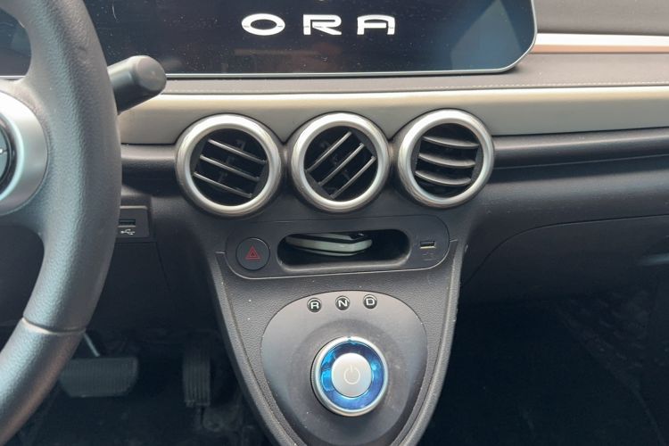 Used ORA Black Cat 2022 351 km Range Comfort Version Ternary Lithium Audio And AC Panel